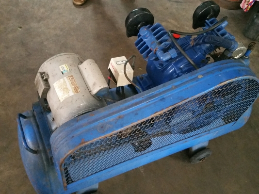 ขายปั๊มลมPUMA (AIR COMPRESSOR) ถังใหญ่64ลิตร พร้อมใช้งานตัวถังเหล็กคุณภาพดี ขาย6,500บาท