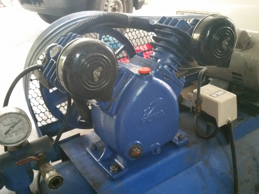 ขายปั๊มลมPUMA (AIR COMPRESSOR) ถังใหญ่64ลิตร พร้อมใช้งานตัวถังเหล็กคุณภาพดี ขาย6,500บาท