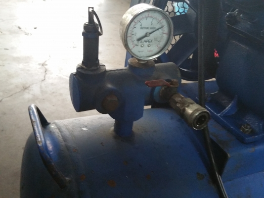 ขายปั๊มลมPUMA (AIR COMPRESSOR) ถังใหญ่64ลิตร พร้อมใช้งานตัวถังเหล็กคุณภาพดี ขาย6,500บาท