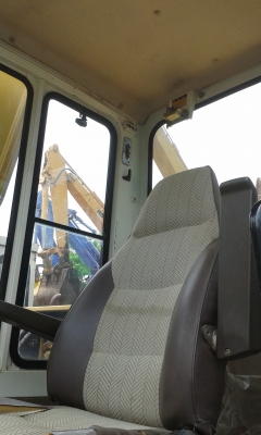 ต้องการขายรถขุดยี่ห้อ KOMATSU-PC60-6รถนอกนำเข้าจากญี่ปุ่น ต้องการขายรถขุดยี่ห้อ KOMATSU-PC60-6รถนอกนำเข้าจากญี่ปุ่น