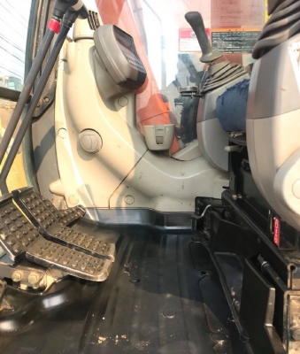 ขายรถแบคโฮ HITACHI ZX135US-3 ปี 2009 รถนอกนำเข้าเองจากญี่ปุ่น สภาพสวยพร้อมใช้ มีVDOการทำงานครับ