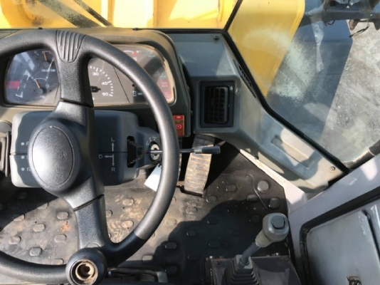 ขายรถตักล้อยาง TCM L20-3 ปี 2006 รถนอกนำเข้าเองจากญี่ปุ่น สภาพสวยพร้อมใช้งาน มีVDOการทำงานครับ ขายรถตักล้อยาง TCM L20-3 ปี 2006 รถนอกนำเข้าเองจากญี่ปุ่น สภาพสวยพร้อมใช้งาน มีVDOการทำงานครับ