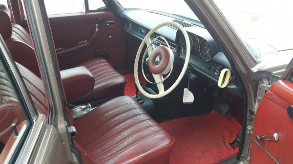 Benz W114/8 รุ่น230 ปี1968