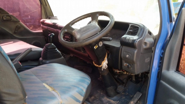รถ isuzu NQR 150 ปี48 รถห้างแท้