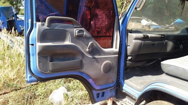 รถ isuzu NQR 150 ปี48 รถห้างแท้