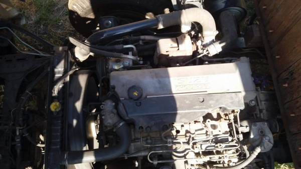 รถ isuzu NQR 150 ปี48 รถห้างแท้