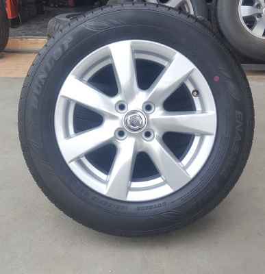 ขายล้อNISSAN ALMERA VL ยางป้ายแดงปี4517  4 ล้อ