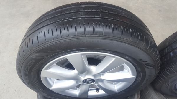 ขายล้อNISSAN ALMERA VL ยาง185/65/15 ปี 15 4 ล้อ
