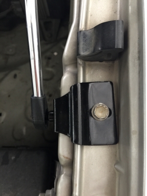 ขายโช๊คฝากระโปรงรถ TOYOTA รุ่น VIGO &amp; FORTUNER ปี14