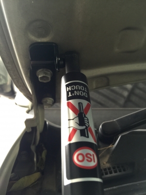 ขายโช๊คฝากระโปรงรถ TOYOTA รุ่น VIGO &amp; FORTUNER ปี14