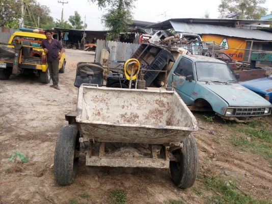 รถดั๊มเปอร์พร้อมใช้งาน