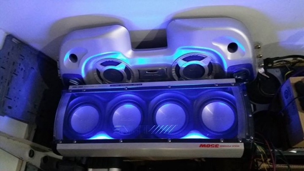 subbass alpine swe1900 350watt ampในตัว สภาพสวยๆ