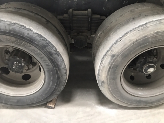 ขายรถ 12 ล้อ 2 เพลา HINO PROFIT คัสทรี GN2PPD ปี.52    ราคา.1,200,000 ต่อรอง เครื่อง P11C-TR (330 แรง คอมมอลเร็ว ) 7 เกียร์ มีระบบลำโพงลากลูก ยางต้องเปลี่ยน กระบะมิเนียมคอกเกษตรดั้ม อู่.ซุ้นชัย ยาว 6.40 ม.สูง.2.10 ม. น้ำหนัก 12,000 กก. ช่วงล้าง ZM-10 น๊อด