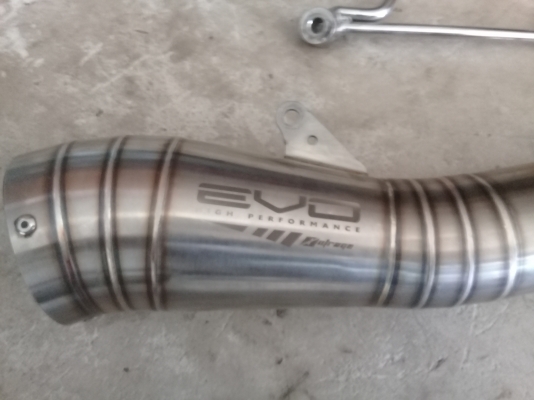 ท่อ EVO ทรงตัวหนอน ใส่ new vespa