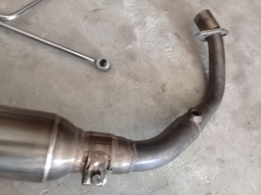 ท่อ EVO ทรงตัวหนอน ใส่ new vespa