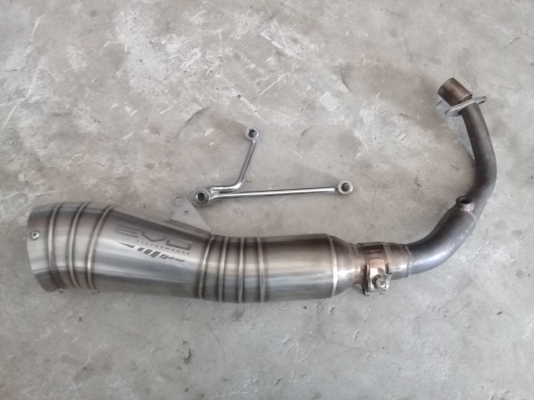 ท่อ EVO ทรงตัวหนอน ใส่ new vespa