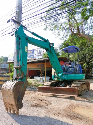 KOMATSU 40mr-1 ขนาดPC-40 <มีVDOให้ชม> รถเก่านอกแท้ มีเอกสารใบอินวอย☎️ติดต่อ 085-5632278 (ราคาต่อรองได้)