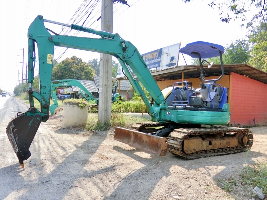 KOMATSU 40mr-1 ขนาดPC-40 <มีVDOให้ชม> รถเก่านอกแท้ มีเอกสารใบอินวอย☎️ติดต่อ 085-5632278 (ราคาต่อรองได้)