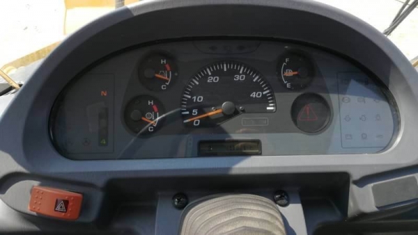 มาใหม่ KOMATSU WA100-5 สภาพสวย นำเข้าจากญี่ปุ่น โทร.090-986-2521 อ๊อบ มาใหม่ KOMATSU WA100-5 สภาพสวย นำเข้าจากญี่ปุ่น โทร.090-986-2521 อ๊อบ