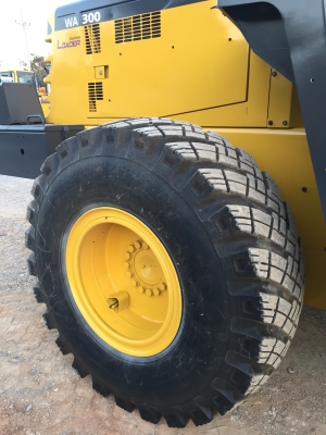KOMATSU WA300-3 นำเข้าจากญี่ปุ่น โทร.090-986-2521 อ๊อบ