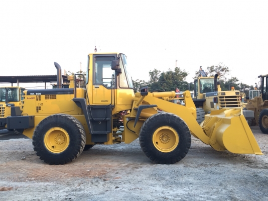 KOMATSU WA300-3 นำเข้าจากญี่ปุ่น โทร.090-986-2521 อ๊อบ