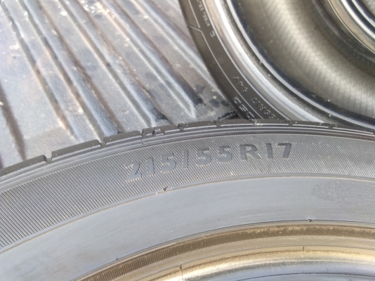 Dunlop 215/55R17 ปี 14