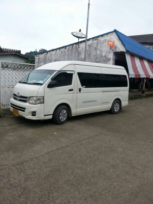 ขายรถตู้โตโยต้าราค380000บาทจัดแนนท์ได้350000บาทโทร0643130366