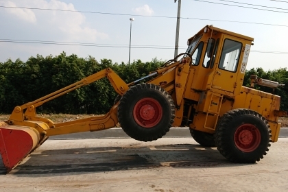 ขายรถตักล้อยาง KOBELCO LK300A (สภาพดีมาก)