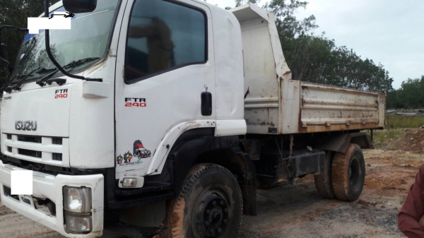 ขาย6ล้อใหญ่ isuzu FTR240 แรง ปี55