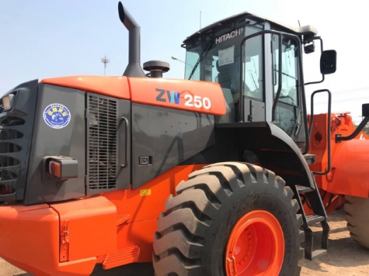 ขายรถตักล้อยาง HITACHI ZW250 รถนอกนำเข้าจากญี่ปุ่น สภาพสวยพร้อมใช้งาน มีVDOการทำงานครับ ขายรถตักล้อยาง HITACHI ZW250 รถนอกนำเข้าจากญี่ปุ่น สภาพสวยพร้อมใช้งาน มีVDOการทำงานครับ