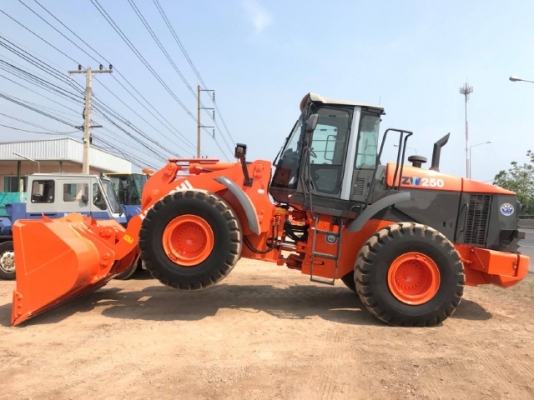 ขายรถตักล้อยาง HITACHI ZW250 รถนอกนำเข้าจากญี่ปุ่น สภาพสวยพร้อมใช้งาน มีVDOการทำงานครับ ขายรถตักล้อยาง HITACHI ZW250 รถนอกนำเข้าจากญี่ปุ่น สภาพสวยพร้อมใช้งาน มีVDOการทำงานครับ