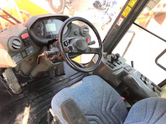 ขายรถตักล้อยาง HITACHI ZW250 รถนอกนำเข้าจากญี่ปุ่น สภาพสวยพร้อมใช้งาน มีVDOการทำงานครับ ขายรถตักล้อยาง HITACHI ZW250 รถนอกนำเข้าจากญี่ปุ่น สภาพสวยพร้อมใช้งาน มีVDOการทำงานครับ