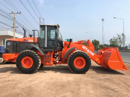 ขายรถตักล้อยาง HITACHI ZW250 รถนอกนำเข้าจากญี่ปุ่น สภาพสวยพร้อมใช้งาน มีVDOการทำงานครับ ขายรถตักล้อยาง HITACHI ZW250 รถนอกนำเข้าจากญี่ปุ่น สภาพสวยพร้อมใช้งาน มีVDOการทำงานครับ