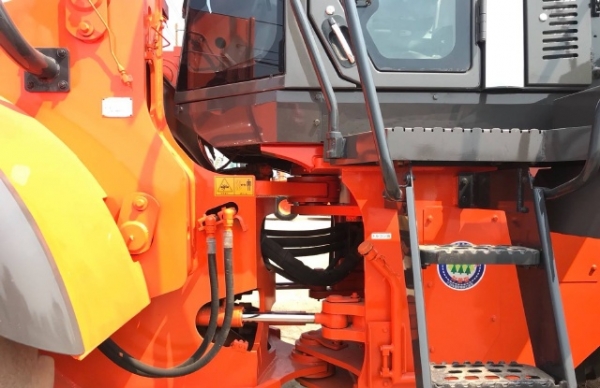 ขายรถตักล้อยาง HITACHI ZW250 รถนอกนำเข้าจากญี่ปุ่น สภาพสวยพร้อมใช้งาน มีVDOการทำงานครับ ขายรถตักล้อยาง HITACHI ZW250 รถนอกนำเข้าจากญี่ปุ่น สภาพสวยพร้อมใช้งาน มีVDOการทำงานครับ