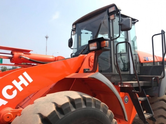 ขายรถตักล้อยาง HITACHI ZW250 รถนอกนำเข้าจากญี่ปุ่น สภาพสวยพร้อมใช้งาน มีVDOการทำงานครับ ขายรถตักล้อยาง HITACHI ZW250 รถนอกนำเข้าจากญี่ปุ่น สภาพสวยพร้อมใช้งาน มีVDOการทำงานครับ