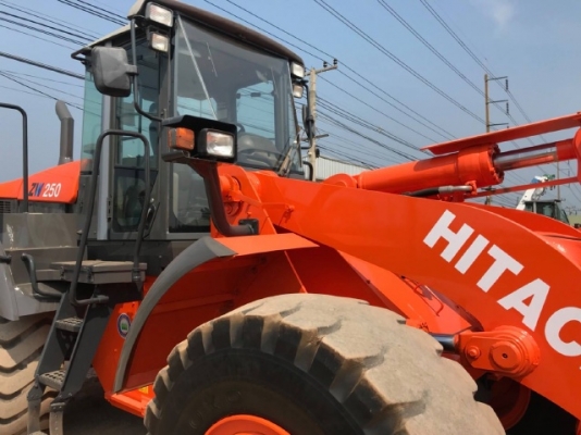ขายรถตักล้อยาง HITACHI ZW250 รถนอกนำเข้าจากญี่ปุ่น สภาพสวยพร้อมใช้งาน มีVDOการทำงานครับ ขายรถตักล้อยาง HITACHI ZW250 รถนอกนำเข้าจากญี่ปุ่น สภาพสวยพร้อมใช้งาน มีVDOการทำงานครับ