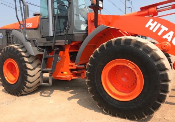 ขายรถตักล้อยาง HITACHI ZW250 รถนอกนำเข้าจากญี่ปุ่น สภาพสวยพร้อมใช้งาน มีVDOการทำงานครับ ขายรถตักล้อยาง HITACHI ZW250 รถนอกนำเข้าจากญี่ปุ่น สภาพสวยพร้อมใช้งาน มีVDOการทำงานครับ