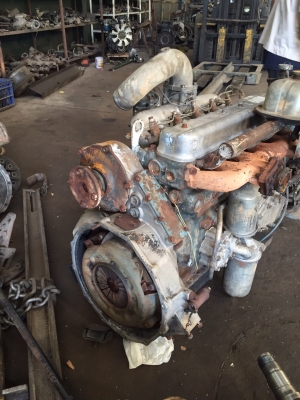 ขายเครื่อง เกียร์ นิสสันปั่นโม่ปูน ตามสภาพ