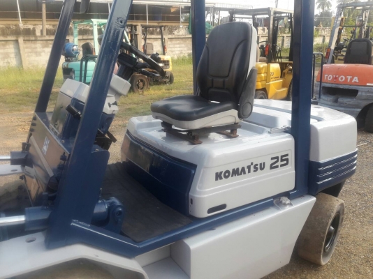 ขายรถยก KOMATSU FG25-11 เครื่องเบนซิน H20 เกียร์ธรรมดา ยางตันหน้าหลัง เสาสูง 3 เมตร ยกได้ 2.5 ตัน ติดต่อ 098-7962549 ขายรถยก KOMATSU FG25-11 เครื่องเบนซิน H20 เกียร์ธรรมดา ยางตันหน้าหลัง เสาสูง 3 เมตร ยกได้ 2.5 ตัน ติดต่อ 098-7962549