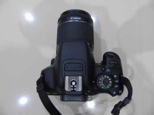 กล้อง DSLR Canon รุ่น EOS 700D 18 ล้าน เลนส์ 18-55 มีที่ชาร์ท กระเป๋า สภาพใหม่มาก
