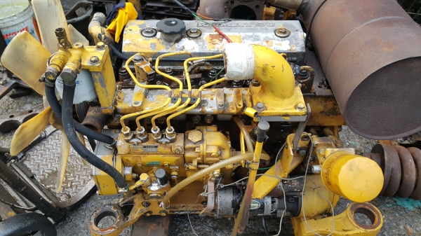 ขายเครื่อง KOMATSU 4D95