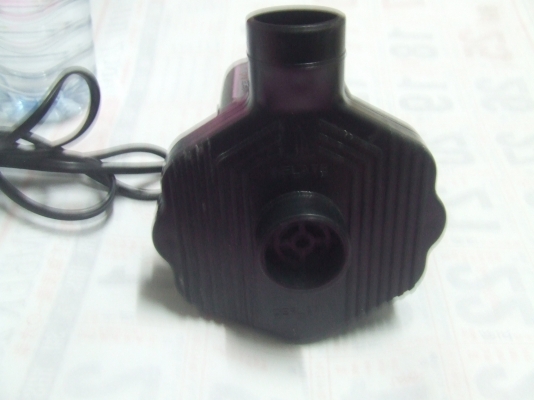 ขายปั๊มลมเล็กใช้สูบลมห่วงยาง  เป่าลม  ทำปั๊มลม ๆ  ไฟ220v