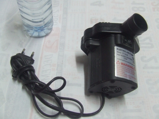 ขายปั๊มลมเล็กใช้สูบลมห่วงยาง  เป่าลม  ทำปั๊มลม ๆ  ไฟ220v