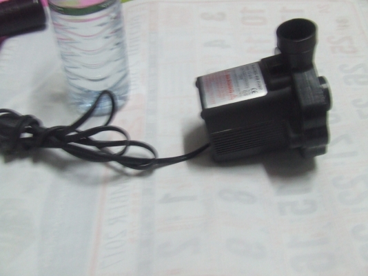 ขายปั๊มลมเล็กใช้สูบลมห่วงยาง  เป่าลม  ทำปั๊มลม ๆ  ไฟ220v