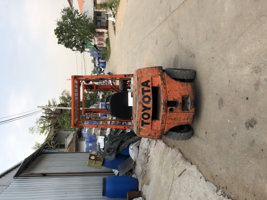 โฟล์คลิฟท์ Toyota 2.5 ตัน โฟล์คลิฟท์ Toyota 2.5 ตัน