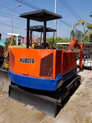kubota kh33 เครื่องสี่สูบสภาพดี เก่าญี่ปุ่นมีใบอินวอยไม่เคยใช้ในไทย kubota kh33 เครื่องสี่สูบสภาพดี เก่าญี่ปุ่นมีใบอินวอยไม่เคยใช้ในไทย