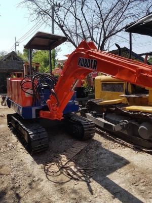 kubota kh33 เครื่องสี่สูบสภาพดี เก่าญี่ปุ่นมีใบอินวอยไม่เคยใช้ในไทย kubota kh33 เครื่องสี่สูบสภาพดี เก่าญี่ปุ่นมีใบอินวอยไม่เคยใช้ในไทย
