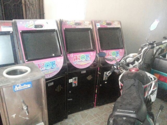 ตู้ทัชสกรีน ราคาสุดคุ้ม ชุดละ 1999 บาท  มี4ชุด เหมารวม