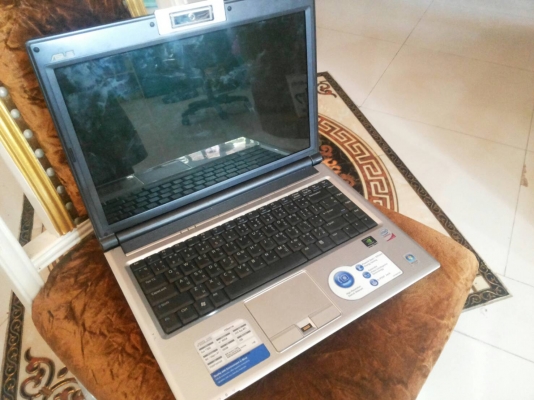 ์NOTEBOOK ASUS F8S (HDD 250 GB MEM 2 GB สภาพดี )