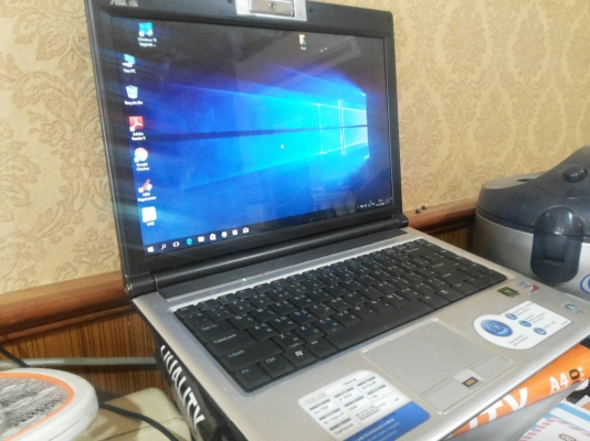 ์NOTEBOOK ASUS F8S (HDD 250 GB MEM 2 GB สภาพดี ) ์NOTEBOOK ASUS F8S (HDD 250 GB MEM 2 GB สภาพดี )
